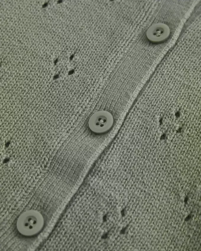 Rundhals-Cardigan mit Ösen Rundhals-Cardigan mit Ösen