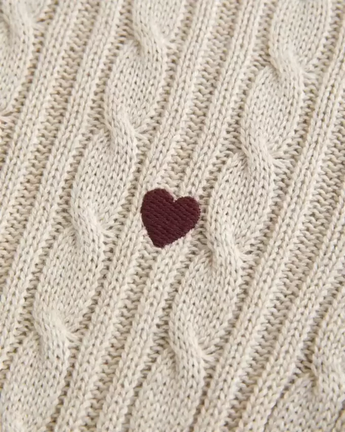Rundhalspullover mit Zopfmuster und Herzmuster Rundhalspullover mit Zopfmuster und Herzmuster