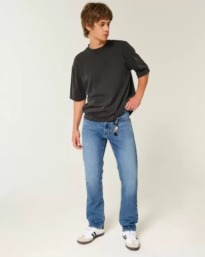 Schmale, gerade Jeans in mittlerer Waschung Schmale, gerade Jeans in mittlerer Waschung