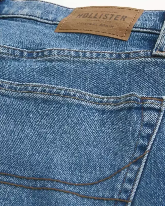 Schmale, gerade Jeans in mittlerer Waschung Schmale, gerade Jeans in mittlerer Waschung