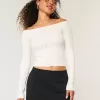 Schulterfreier Zopfmusterpullover