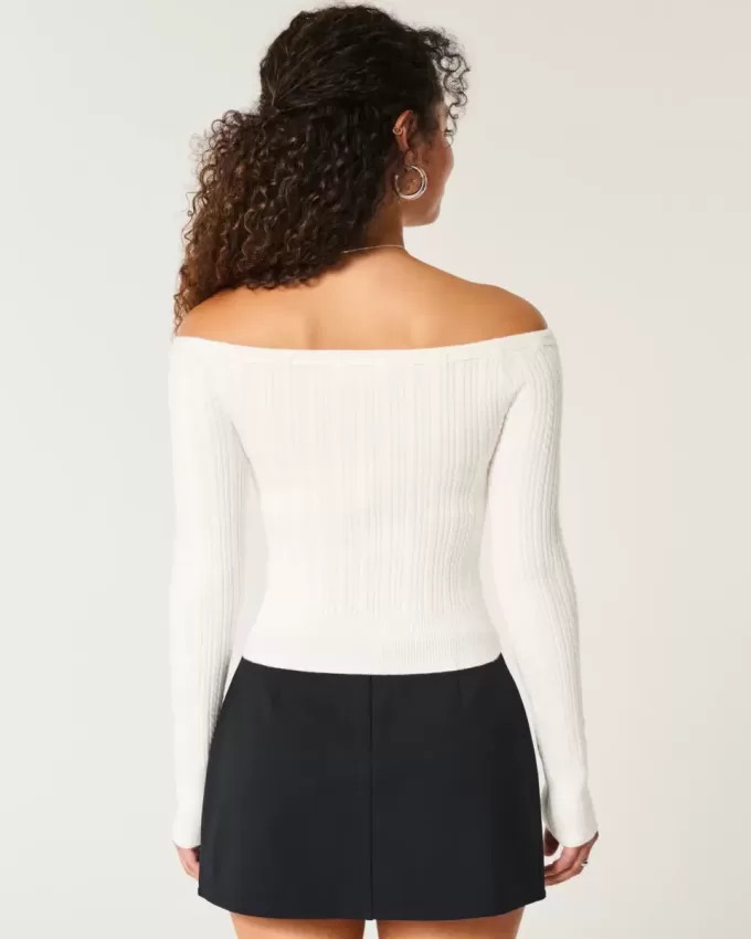Schulterfreier Zopfmusterpullover