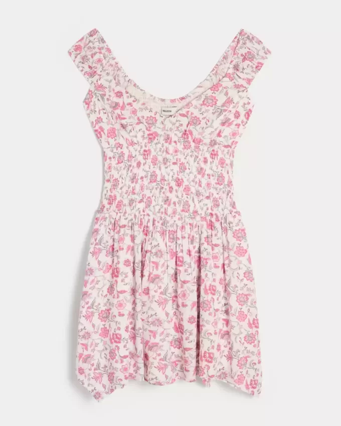 Schulterfreies Minikleid mit asymmetrischem Saum Schulterfreies Minikleid mit asymmetrischem Saum