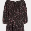Schulterfreies/offenes gewebtes Kleid Schulterfreies/offenes gewebtes Kleid