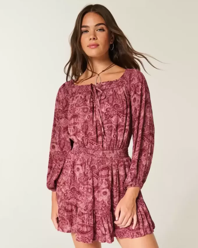 Schulterfreies/offenes gewebtes Kleid Schulterfreies/offenes gewebtes Kleid