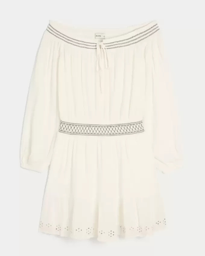 Schulterfreies/offenes gewebtes Kleid Schulterfreies/offenes gewebtes Kleid
