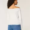 Schulterfreies T-Shirt mit Montauk-Grafik und Spitzenbesatz Schulterfreies T-Shirt mit Montauk-Grafik und Spitzenbesatz