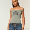 Schulterfreies T-Shirt mit verdrehter New York City-Grafik