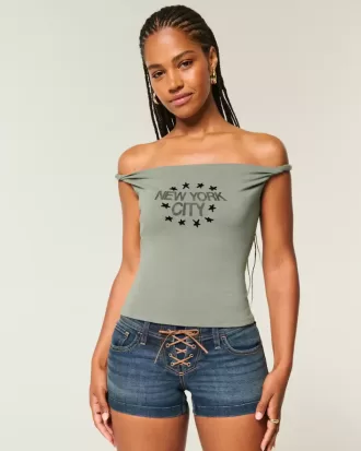 Schulterfreies T-Shirt mit verdrehter New York City-Grafik