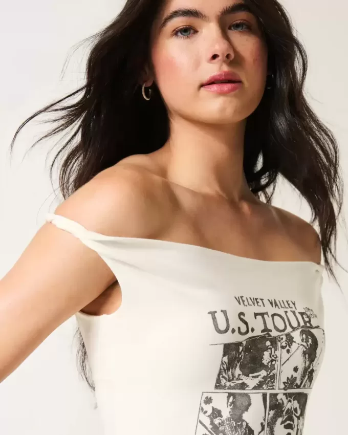 Schulterfreies T-Shirt „Velvet Valley“ mit verdrehter Grafik