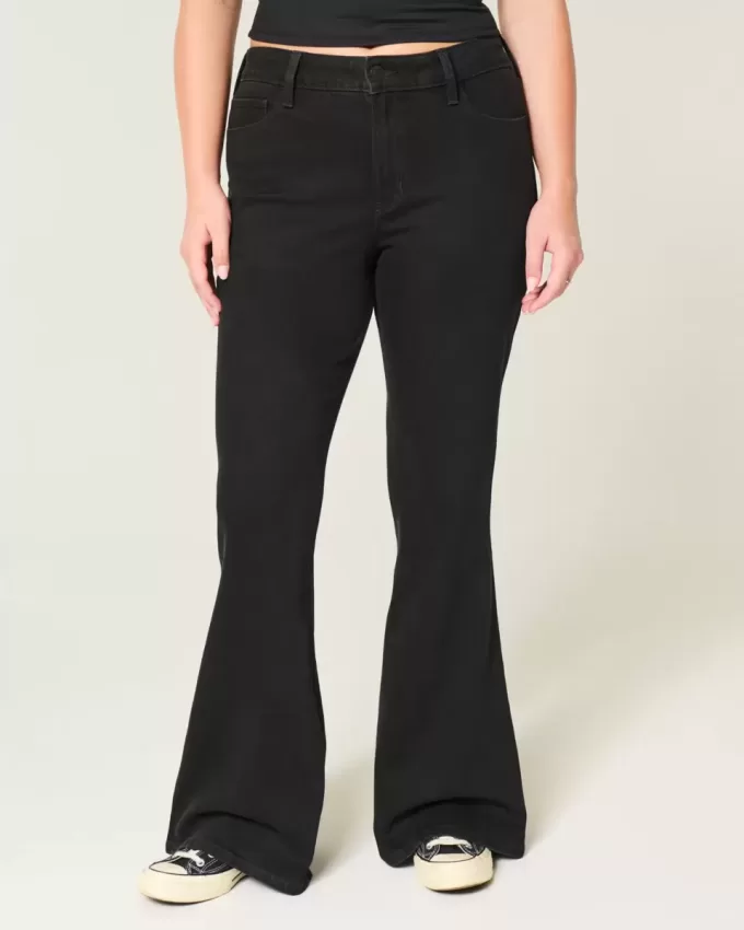 Schwarze Schlagjeans mit hohem Bund Schwarze Schlagjeans mit hohem Bund