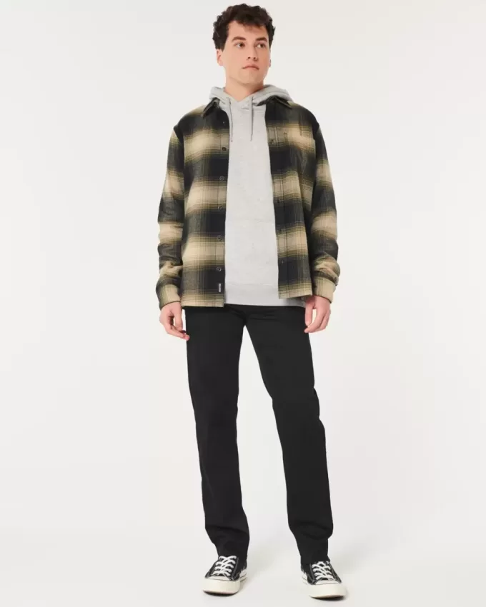 Schwarze, schmale, gerade Jeans ohne Verblassen Schwarze, schmale, gerade Jeans ohne Verblassen
