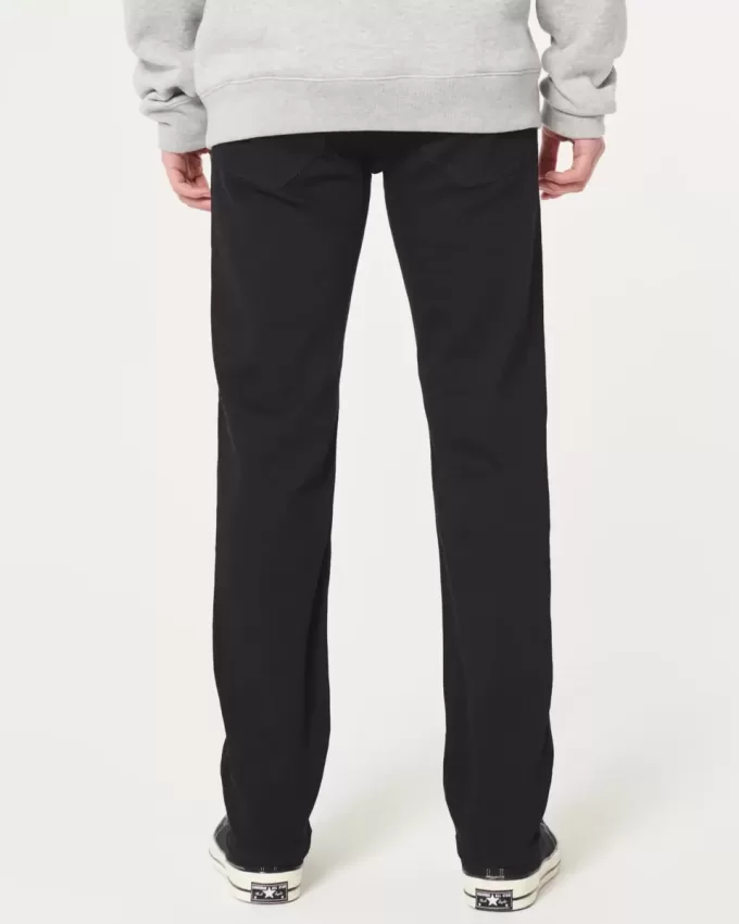 Schwarze, schmale, gerade Jeans ohne Verblassen Schwarze, schmale, gerade Jeans ohne Verblassen