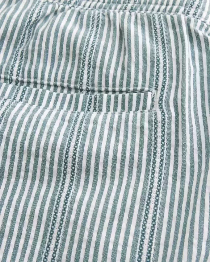 Seersucker-Shorts über dem Knie Seersucker-Shorts über dem Knie