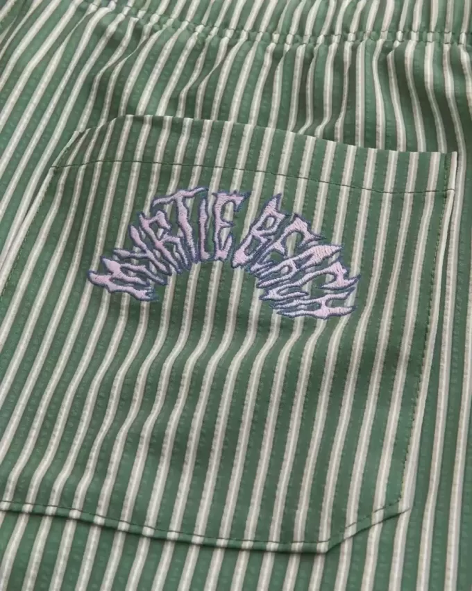 Seersucker Volley Badeshorts bis zur Mitte des Oberschenkels Seersucker Volley Badeshorts bis zur Mitte des Oberschenkels
