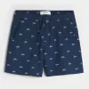 Shorts zum Überziehen mit amerikanischem Flaggenmuster bis zur Mitte des Oberschenkels Shorts zum Überziehen mit amerikanischem Flaggenmuster bis zur Mitte des Oberschenkels