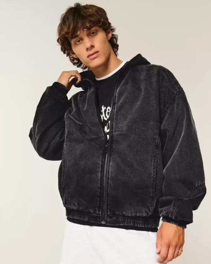 Skaterjacke aus verwaschenem schwarzem Denim Skaterjacke aus verwaschenem schwarzem Denim