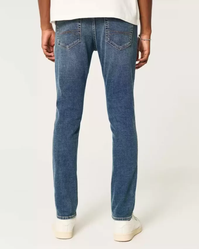 Skinny Jeans in dunkler Mittelwaschung