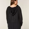 Stitchy Cardigan mit Kapuze und No-Close-Muster Stitchy Cardigan mit Kapuze und No-Close-Muster