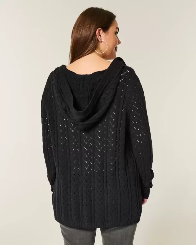 Stitchy Cardigan mit Kapuze und No-Close-Muster Stitchy Cardigan mit Kapuze und No-Close-Muster