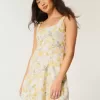 Strukturiertes Minikleid aus Leinenmischung Strukturiertes Minikleid aus Leinenmischung