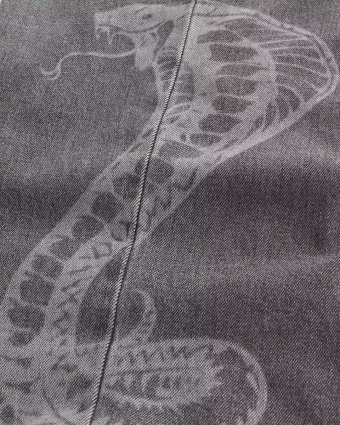 Super Baggy-Jeans mit Schlangengrafik Super Baggy-Jeans mit Schlangengrafik