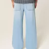 Super Baggy-Jeans mit Spider-Grafik in heller Waschung Super Baggy-Jeans mit Spider-Grafik in heller Waschung
