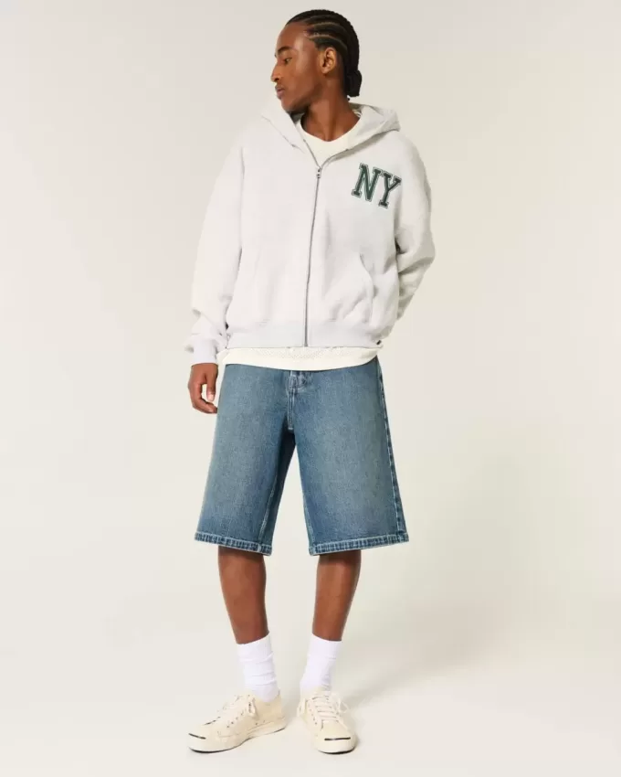 Super Baggy-Jeansshorts in dunkler Waschung unterhalb des Knies Super Baggy-Jeansshorts in dunkler Waschung unterhalb des Knies