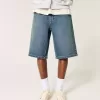 Super Baggy-Jeansshorts in dunkler Waschung unterhalb des Knies Super Baggy-Jeansshorts in dunkler Waschung unterhalb des Knies