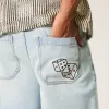 Super Baggy-Jeansshorts mit Würfelgrafik in heller Waschung Super Baggy-Jeansshorts mit Würfelgrafik in heller Waschung