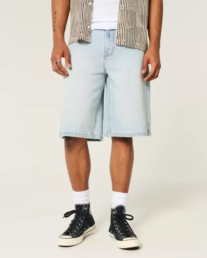 Super Baggy-Jeansshorts mit Würfelgrafik in heller Waschung Super Baggy-Jeansshorts mit Würfelgrafik in heller Waschung