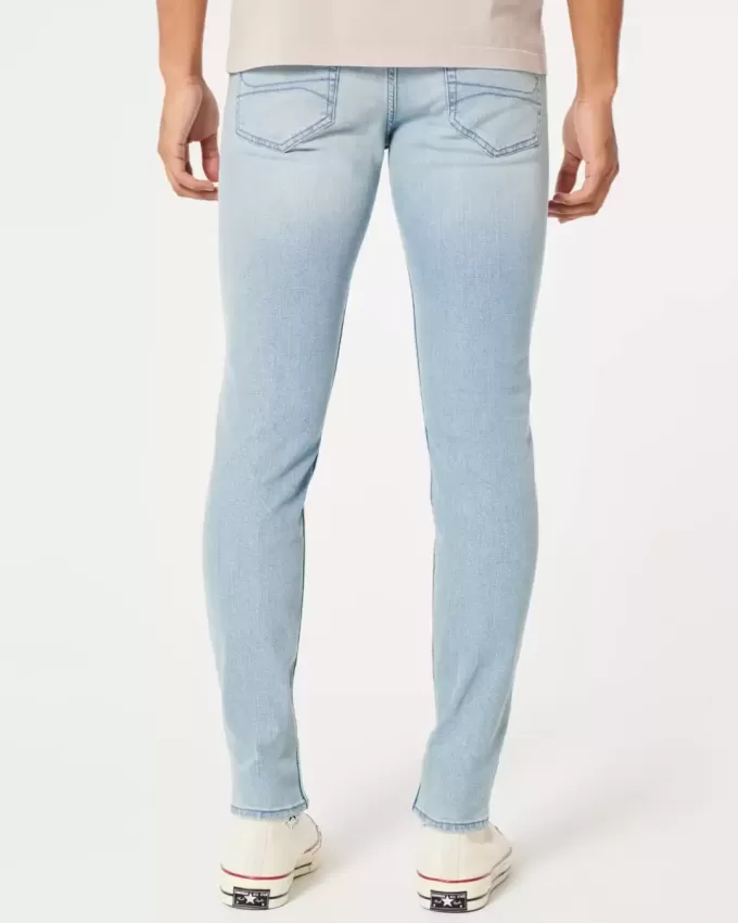 Superenge Jeans in heller Waschung Superenge Jeans in heller Waschung