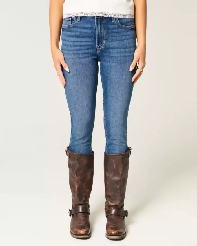 Superenge Jeans mit hoher Taille und dunkler Waschung Superenge Jeans mit hoher Taille und dunkler Waschung
