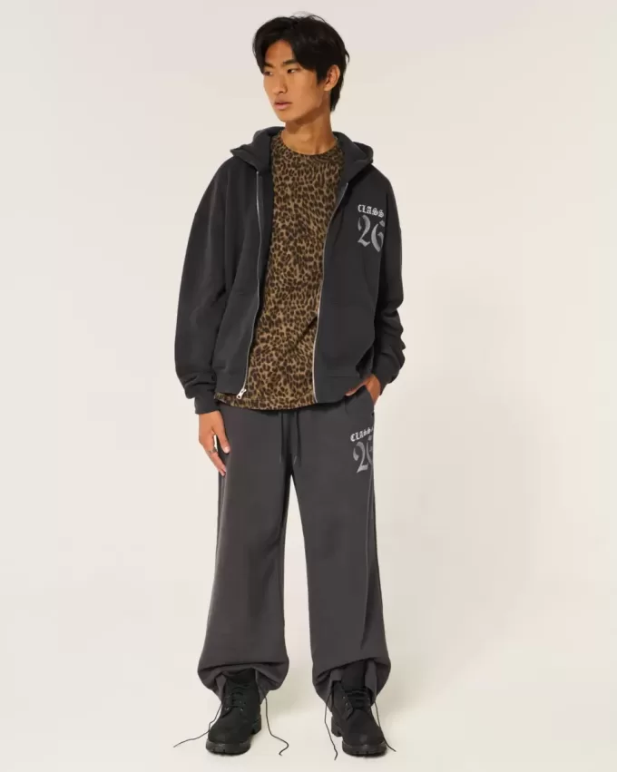 Superweite Jogginghose mit Grafik der Klasse 26 Superweite Jogginghose mit Grafik der Klasse 26