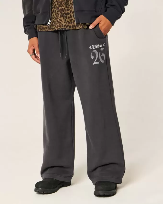 Superweite Jogginghose mit Grafik der Klasse 26 Superweite Jogginghose mit Grafik der Klasse 26