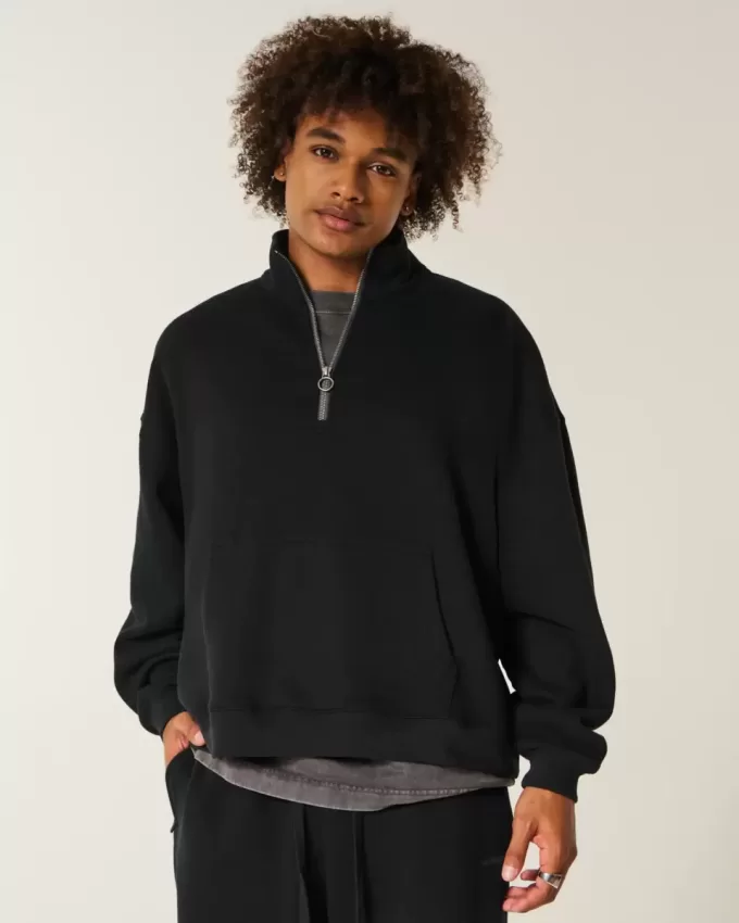 Sweatshirt mit rechteckiger Passform und Viertelreißverschluss Sweatshirt mit rechteckiger Passform und Viertelreißverschluss