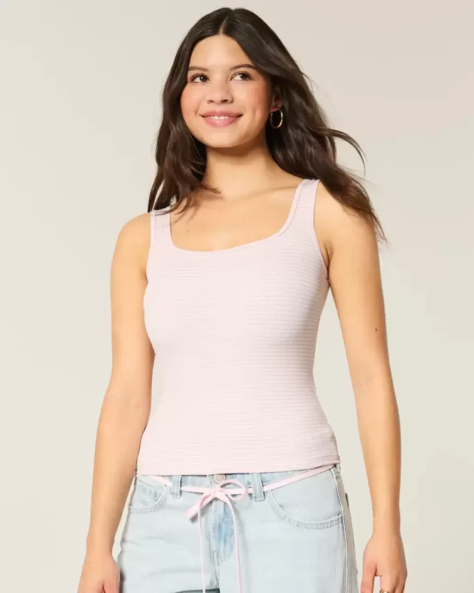 Tanktop mit eckigem Ausschnitt aus geripptem, nahtlosem Stoff Tanktop mit eckigem Ausschnitt aus geripptem, nahtlosem Stoff
