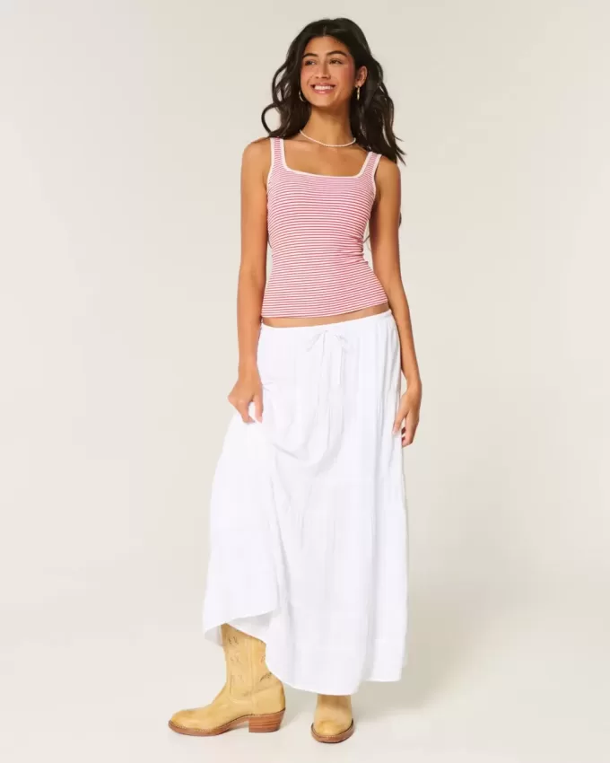 Tanktop mit eckigem Ausschnitt aus geripptem, nahtlosem Stoff Tanktop mit eckigem Ausschnitt aus geripptem, nahtlosem Stoff