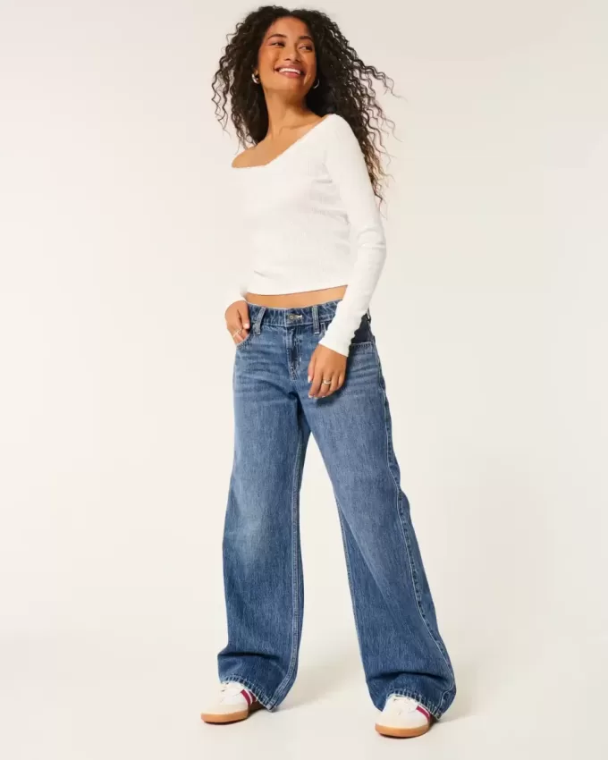 Tief sitzende Baggy-Jeans in dunkler Waschung Tief sitzende Baggy-Jeans in dunkler Waschung