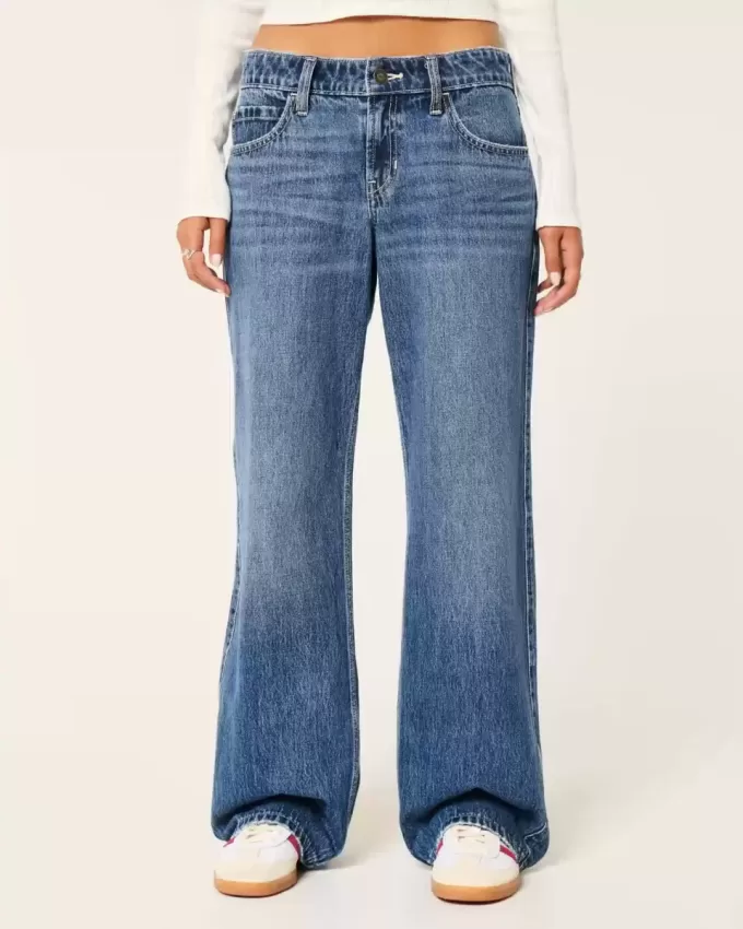 Tief sitzende Baggy-Jeans in dunkler Waschung Tief sitzende Baggy-Jeans in dunkler Waschung