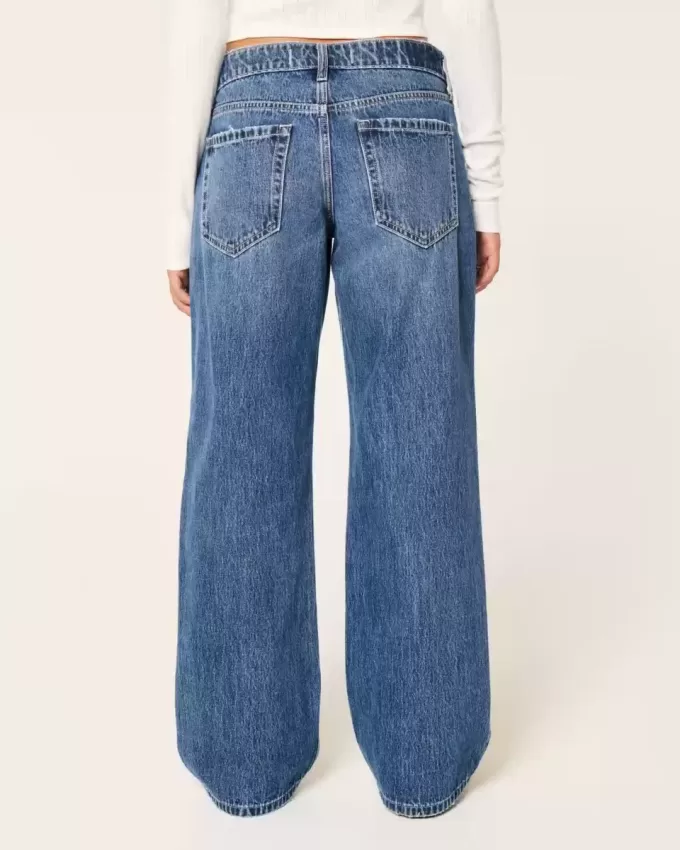 Tief sitzende Baggy-Jeans in dunkler Waschung Tief sitzende Baggy-Jeans in dunkler Waschung