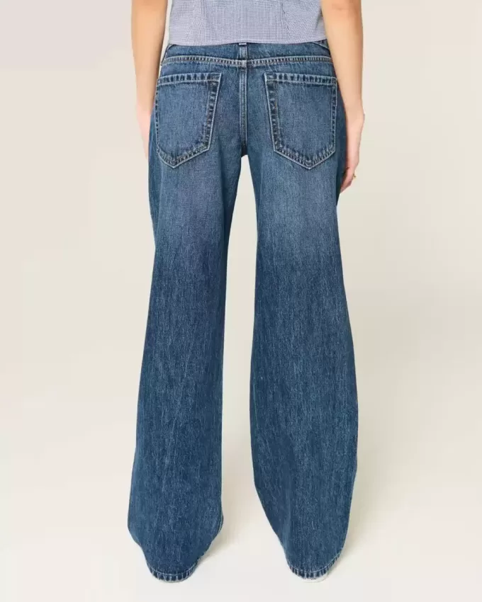 Tief sitzende Baggy-Jeans in dunkler Waschung Tief sitzende Baggy-Jeans in dunkler Waschung