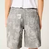 Tief sitzende Baggy-Jeans mit Camouflage-Muster