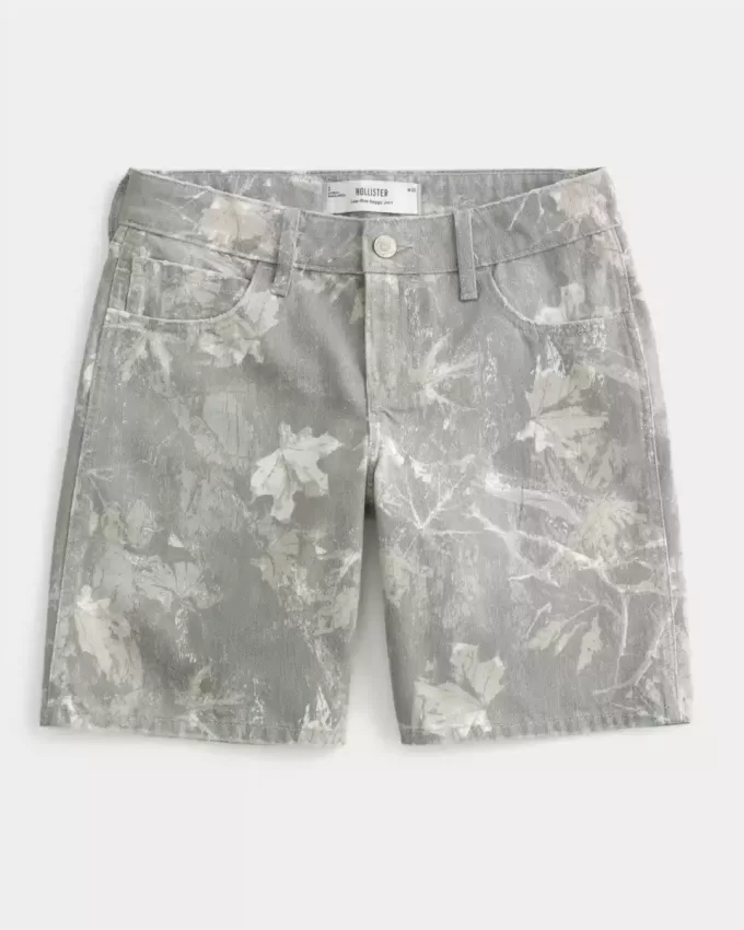 Tief sitzende Baggy-Jeans mit Camouflage-Muster