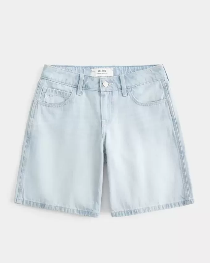 Tief sitzende Baggy-Jeans mit heller Waschung und Schleifengrafik Tief sitzende Baggy-Jeans mit heller Waschung und Schleifengrafik
