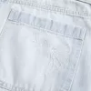 Tief sitzende Baggy-Jeans mit heller Waschung und Schleifengrafik Tief sitzende Baggy-Jeans mit heller Waschung und Schleifengrafik