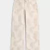 Tief sitzende Baggy-Jeans mit Reh-Print Tief sitzende Baggy-Jeans mit Reh-Print
