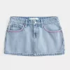 Tief sitzender Mini-Skort aus rosa besticktem Denim in heller Waschung