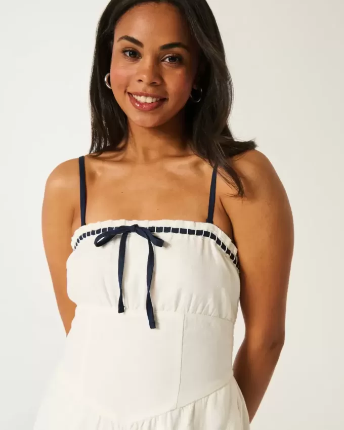 Trägerloser Jumpsuit aus Leinenmischung Trägerloser Jumpsuit aus Leinenmischung