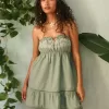 Trägerloses Babydoll-Kleid mit Stickerei Trägerloses Babydoll-Kleid mit Stickerei